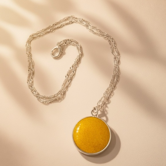 Golden Moment: Sterling Silver Chain and Yellow Crackle Agate Pendant Necklace - Picture 3 of 3